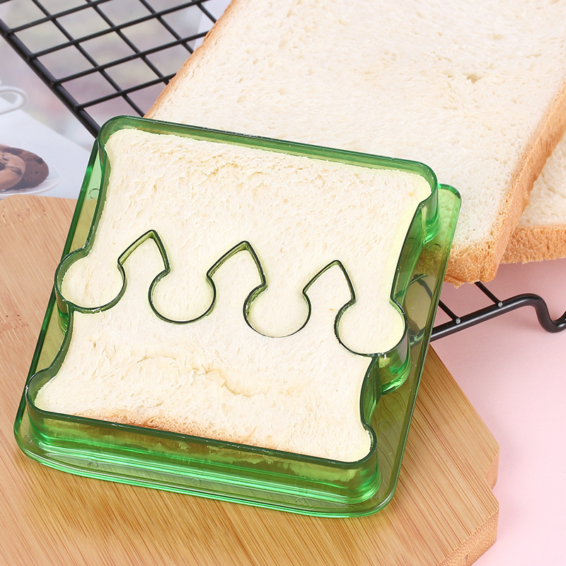 Easy-to-Use Toast and Sandwich Mold