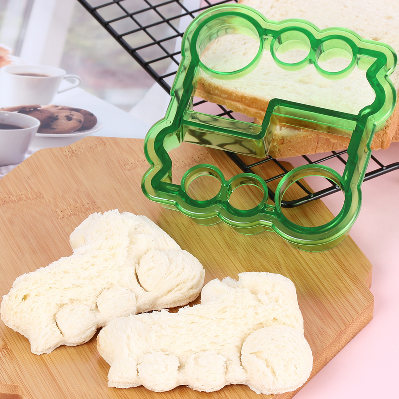 Easy-to-Use Toast and Sandwich Mold