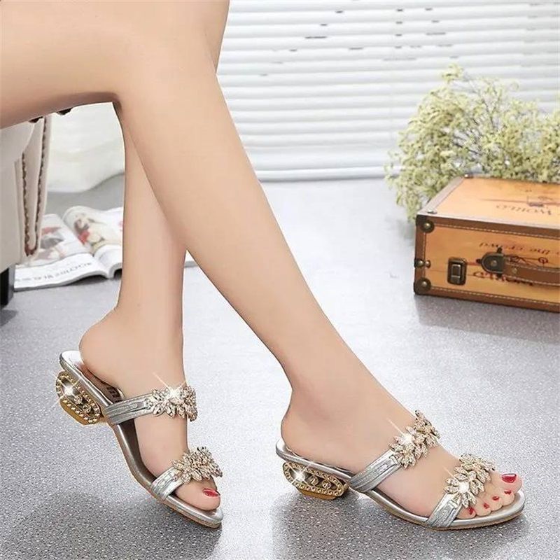 👡 50% OFF NOW! ✨ High-Quality Fashion Rhinestone Sandals for Women – Sparkly, comfortable & perfect for weddings, parties or summer evenings 💃