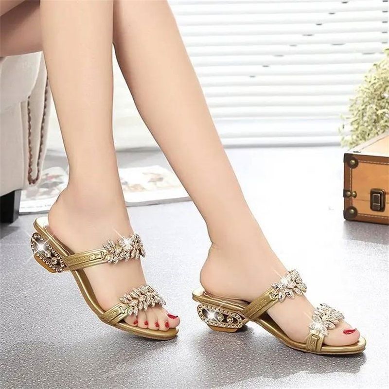 👡 50% OFF NOW! ✨ High-Quality Fashion Rhinestone Sandals for Women – Sparkly, comfortable & perfect for weddings, parties or summer evenings 💃