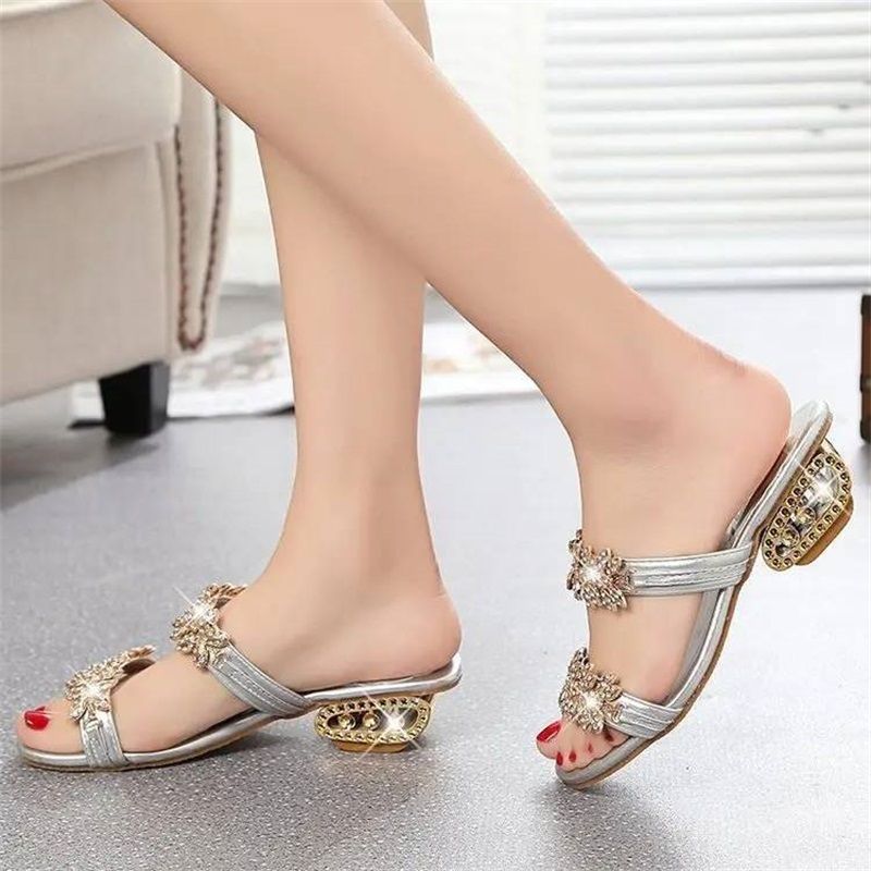 👡 50% OFF NOW! ✨ High-Quality Fashion Rhinestone Sandals for Women – Sparkly, comfortable & perfect for weddings, parties or summer evenings 💃