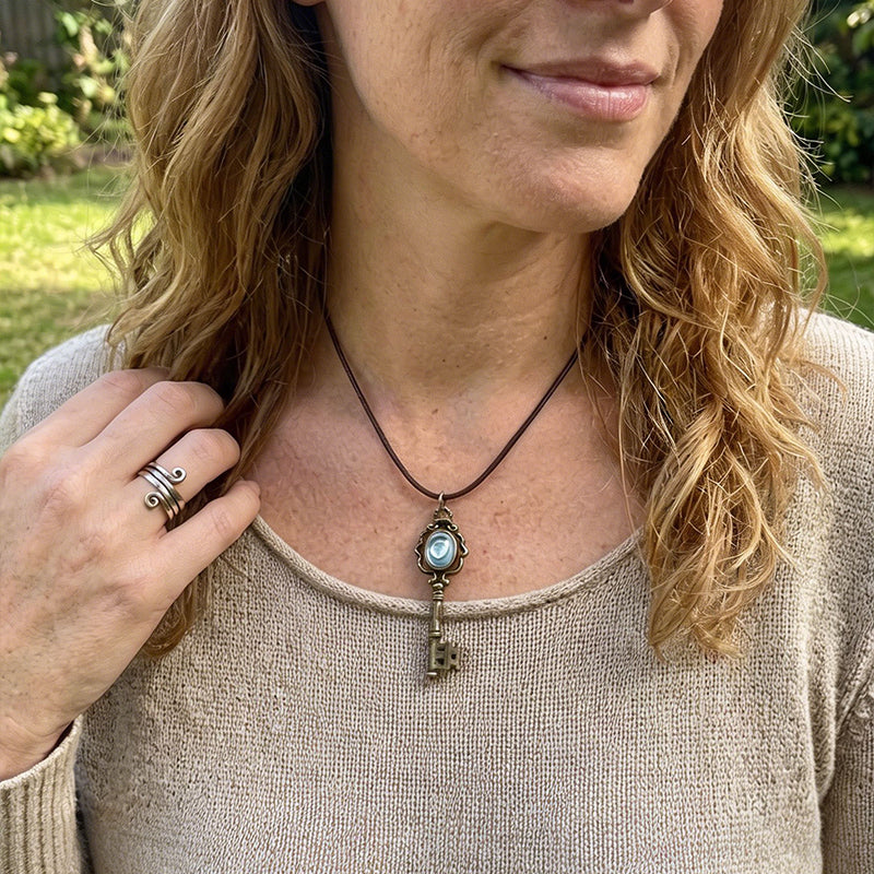 🔥While Supplies Last 40% OFF!🎉 Antique Style Secret Key Necklace for Women